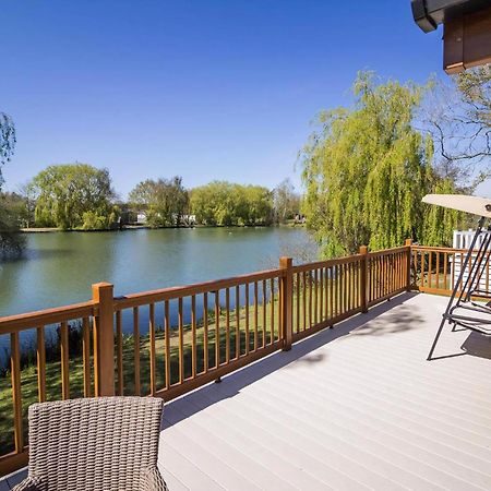 סאקסמונדהם Stunning Lodge With Free Wifi For Hire At Carlton Meres In Suffolk Ref 60013M מראה חיצוני תמונה