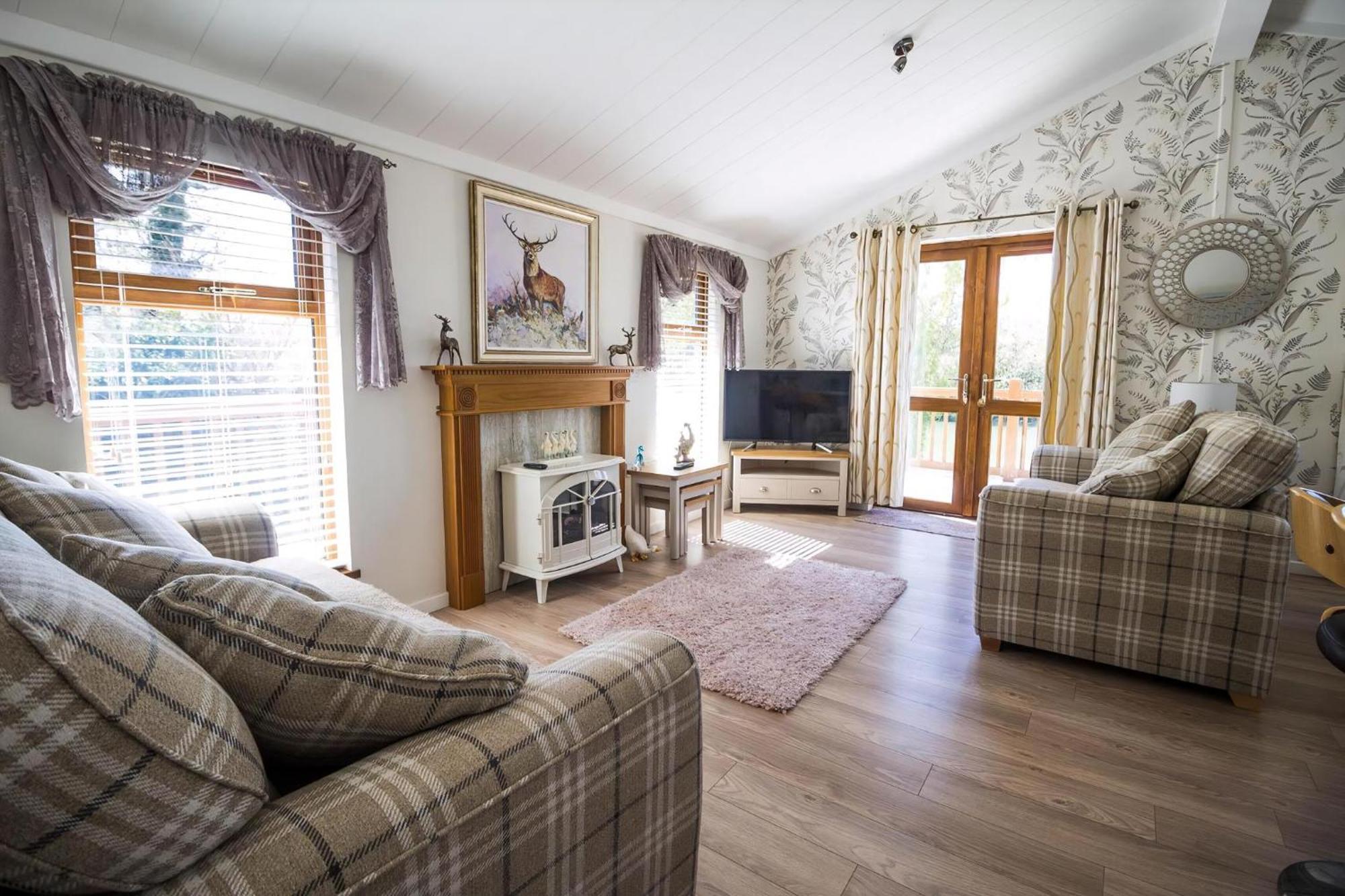 סאקסמונדהם Stunning Lodge With Free Wifi For Hire At Carlton Meres In Suffolk Ref 60013M מראה חיצוני תמונה
