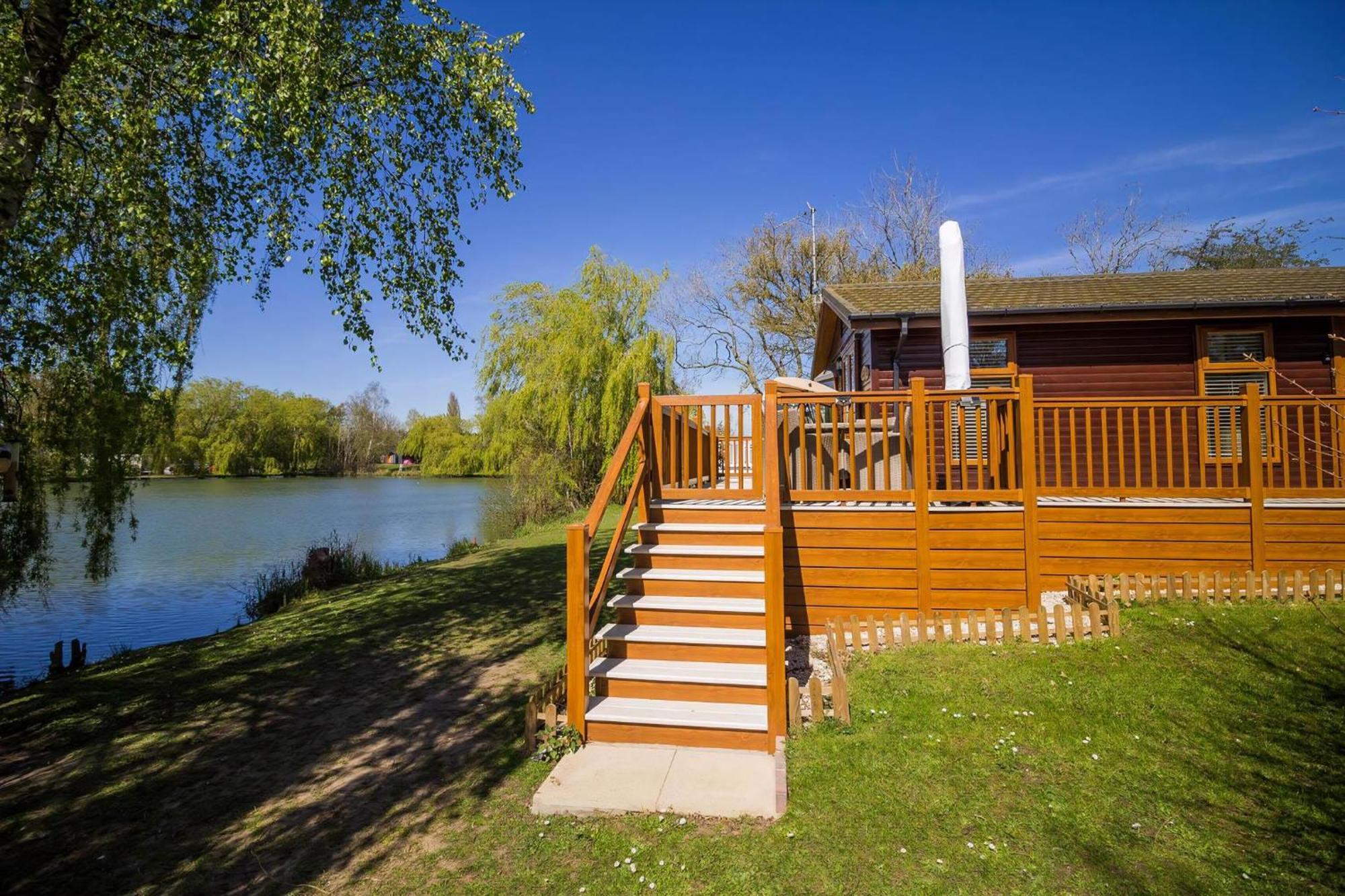 סאקסמונדהם Stunning Lodge With Free Wifi For Hire At Carlton Meres In Suffolk Ref 60013M מראה חיצוני תמונה